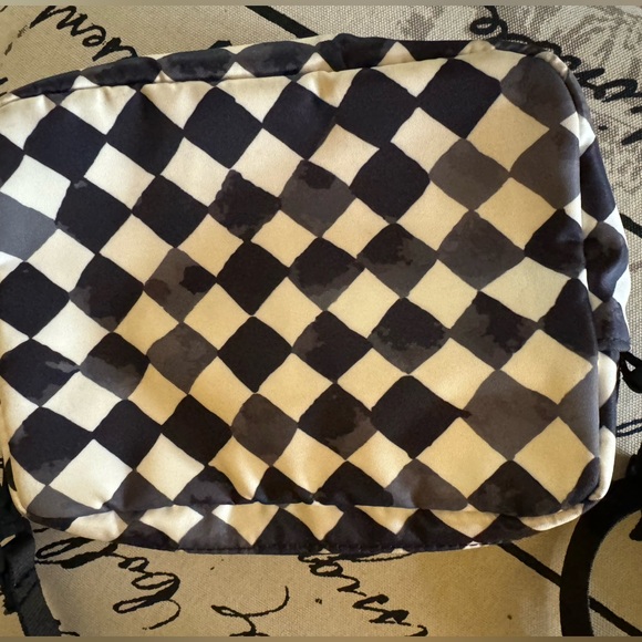 GOGO Essentials Crossbody Bag CheckerBoard Black & White Pattern NWOT - Picture 3 of 4